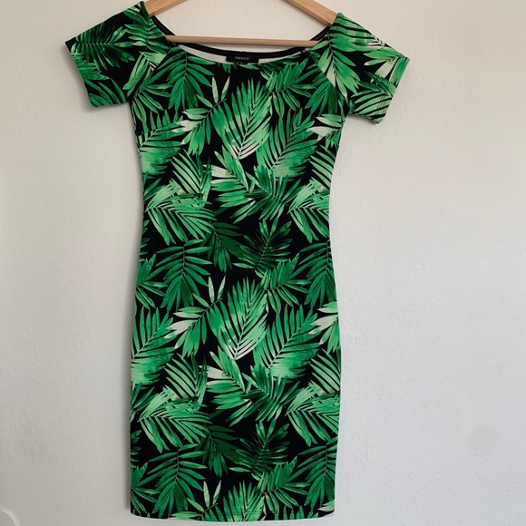 FOREVER 21 - Shop Now - Picture 2 of 7